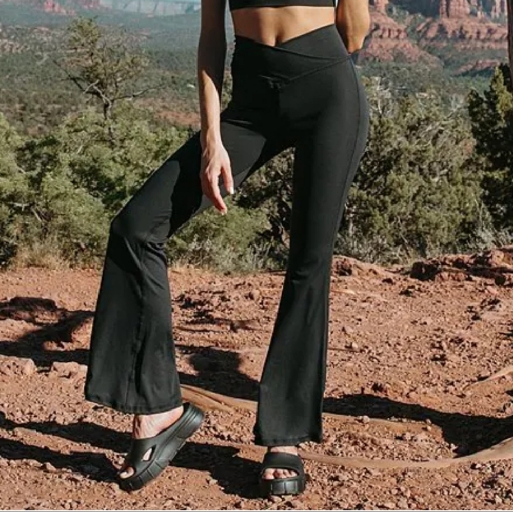 Jala Super Flare Legging